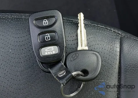 2013 Hyundai Elantra Limited from USA, damaged, VIN 5NPDH4AE1DH246074